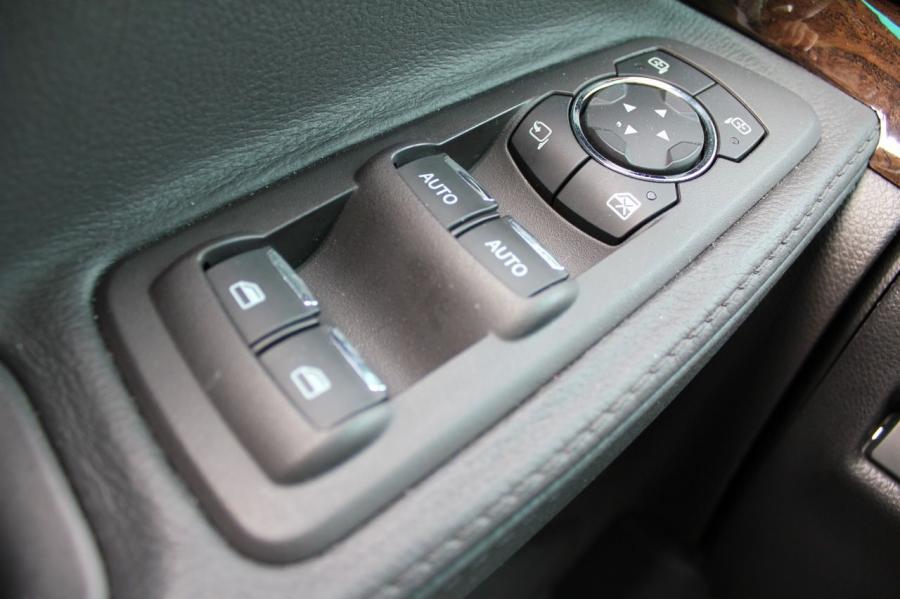  Ford Explorer Limited 4WD 2011 года  (фото 32 из 60)